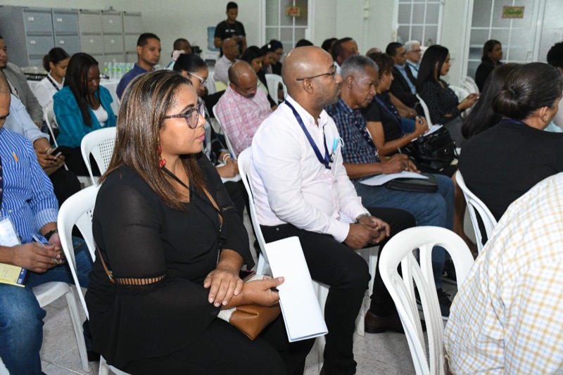 CONAPE imparte taller sobre inteligencia financiera