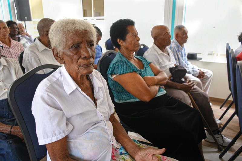 El Presidente, el Obispo de Barahona y el Director Ejecutivo de Conape, inauguran hogar permanente
