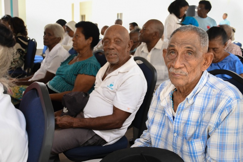 El Presidente, el Obispo de Barahona y el Director Ejecutivo de Conape, inauguran hogar permanente