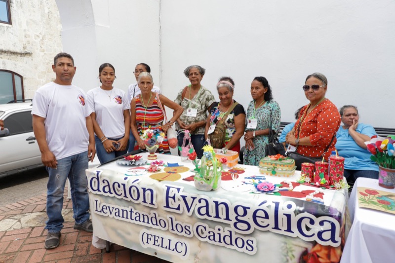 Adultos Mayores exponen sus manualidades en Expoadulto 2022 y ASFL (ONG)