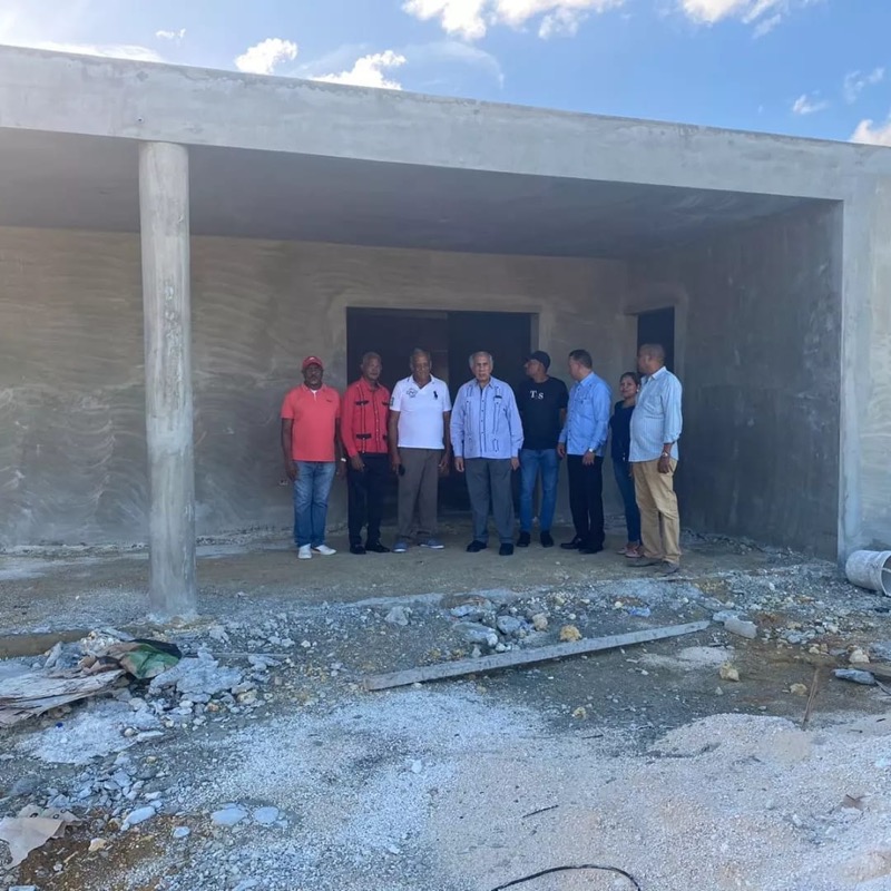 Director Ejecutivo de CONAPE inspecciona construcción del Hogar de Día en San Rafael del Yuma