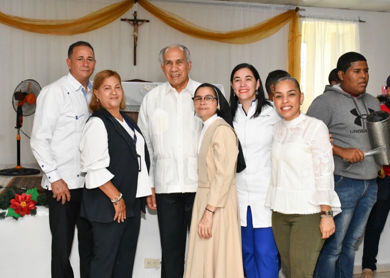 Director Ejecutivo de CONAPE visita al Hogar de Ancianos Desvalidos La Santisima Trinidad en Moca