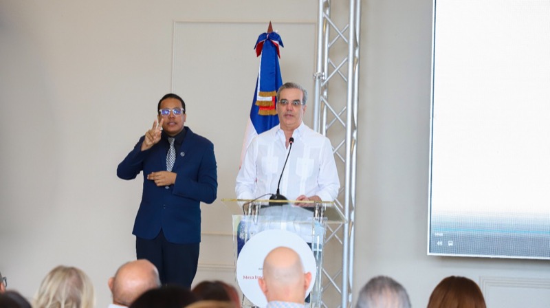 Presidente Luis Abinader encabeza lanzamiento Comunidades de Cuidados en Azua