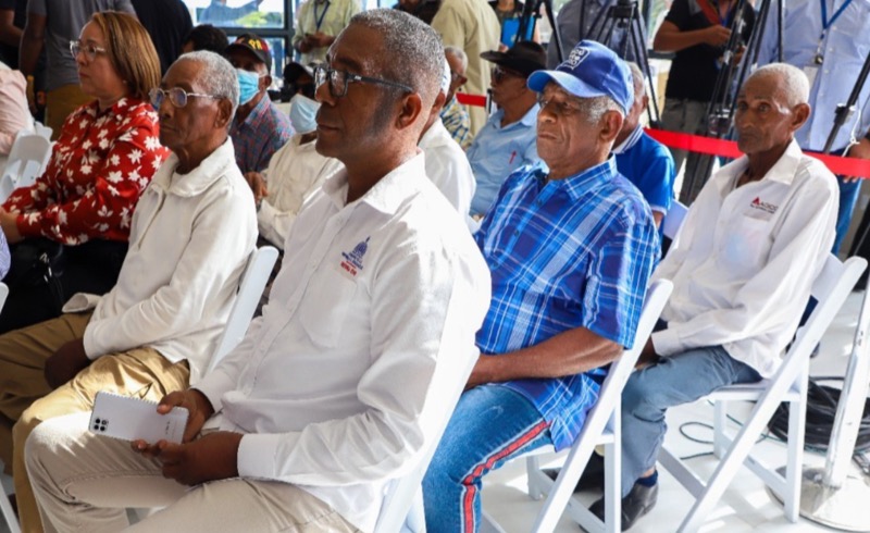 Presidente Luis Abinader encabeza lanzamiento Comunidades de Cuidados en Azua