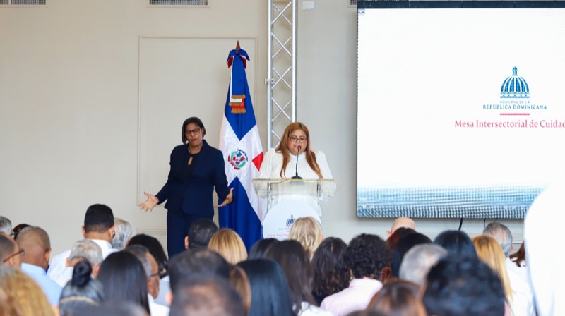 Presidente Luis Abinader encabeza lanzamiento Comunidades de Cuidados en Azua