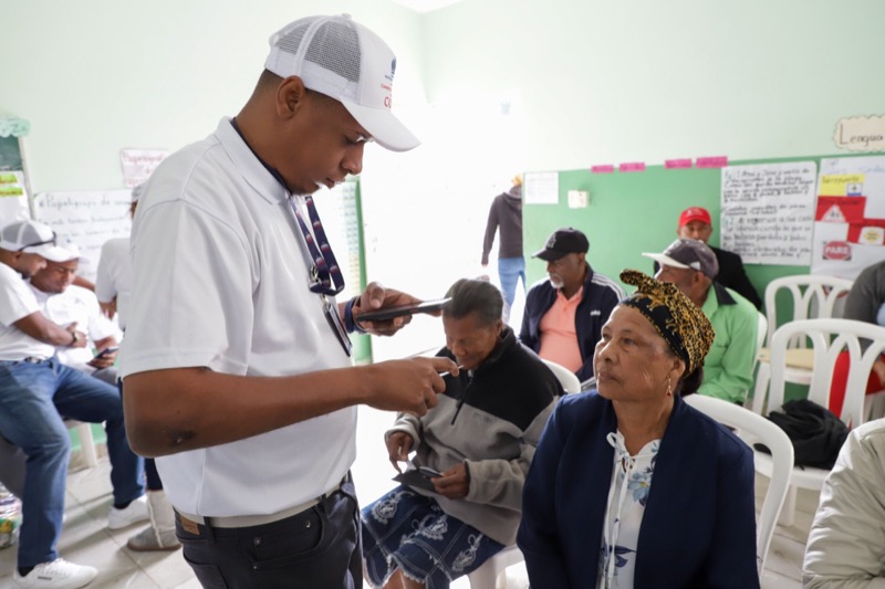 CONAPE acompaña al Presidente Luis Abinader en Jornada Primero Tu en Municipio Vallejuelo