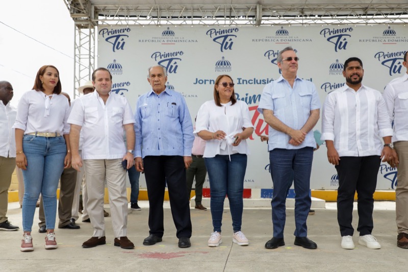 CONAPE acompaña al Presidente Luis Abinader en Jornada Primero Tu en Municipio Vallejuelo