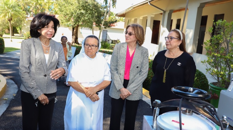 CONAPE realiza donación al Hospicio San Vicente de Paúl en Santiago