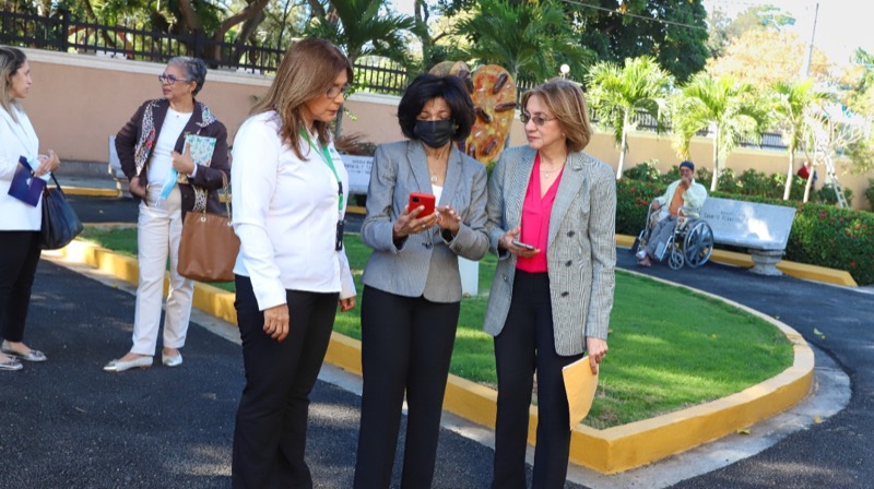 CONAPE realiza donación al Hospicio San Vicente de Paúl en Santiago