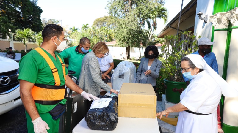 CONAPE realiza donación al Hospicio San Vicente de Paúl en Santiago