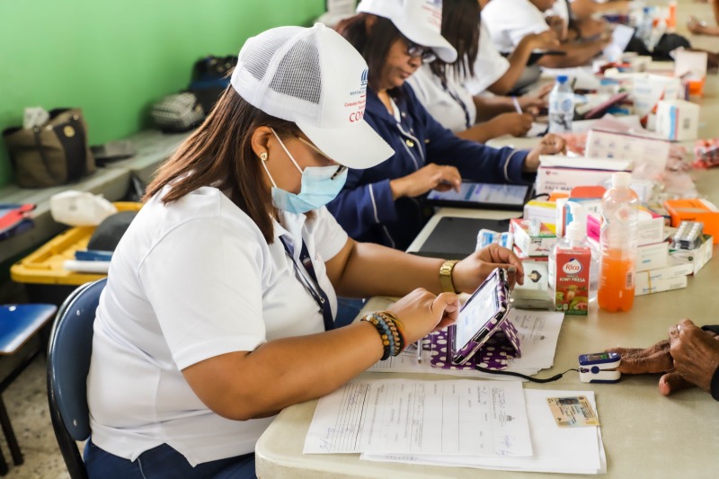 CONAPE lleva soluciones a envejecientes de Espaillat Programa Primero Tú