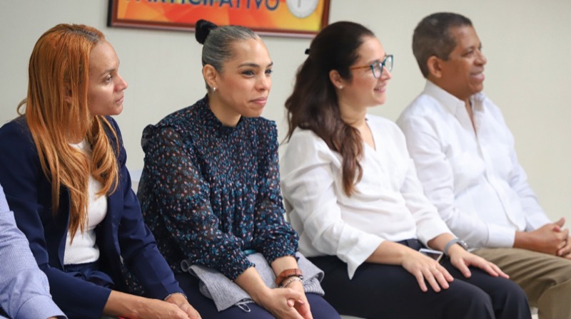 CONAPE recibe visita del Central Romana Corporatión en Centro Integral para A.M. Ciudad Juan Bosch