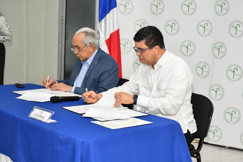 CONAPE y el Gabinete de Familia firman convenio de colaboración en favor de los adultos mayores