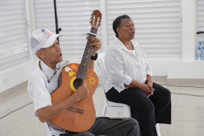 CONAPE imparte charla de salud a los adultos mayores de La Barquita