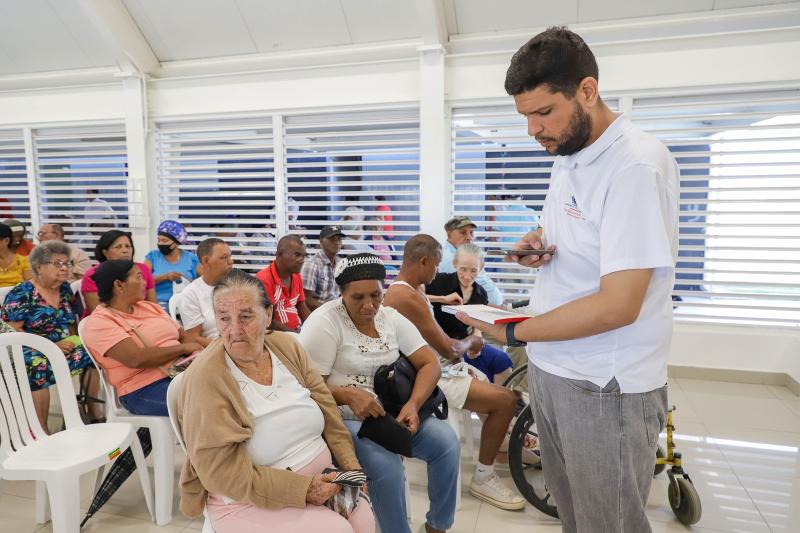 CONAPE imparte charla de salud a los adultos mayores de La Barquita