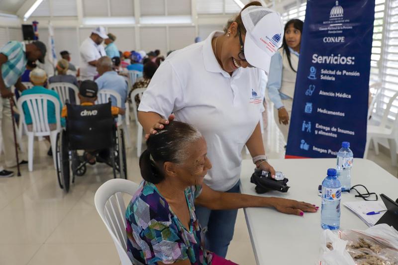 CONAPE imparte charla de salud a los adultos mayores de La Barquita