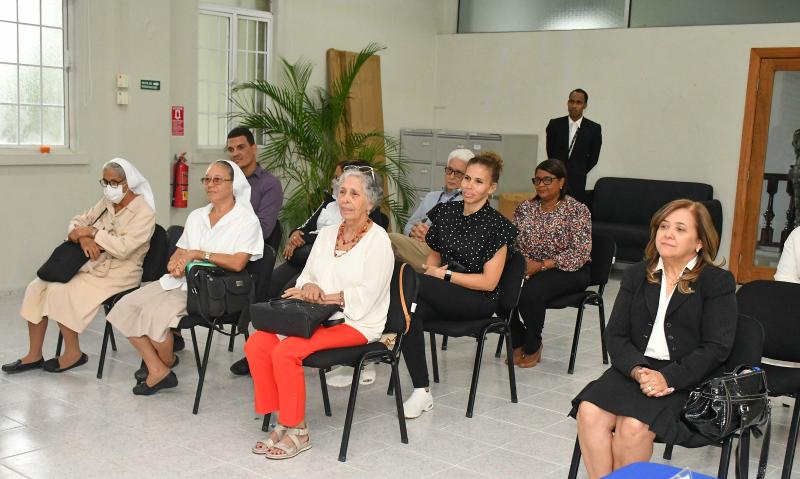 CONAPE Firma de acuerdos con distintos hogares permanentes
