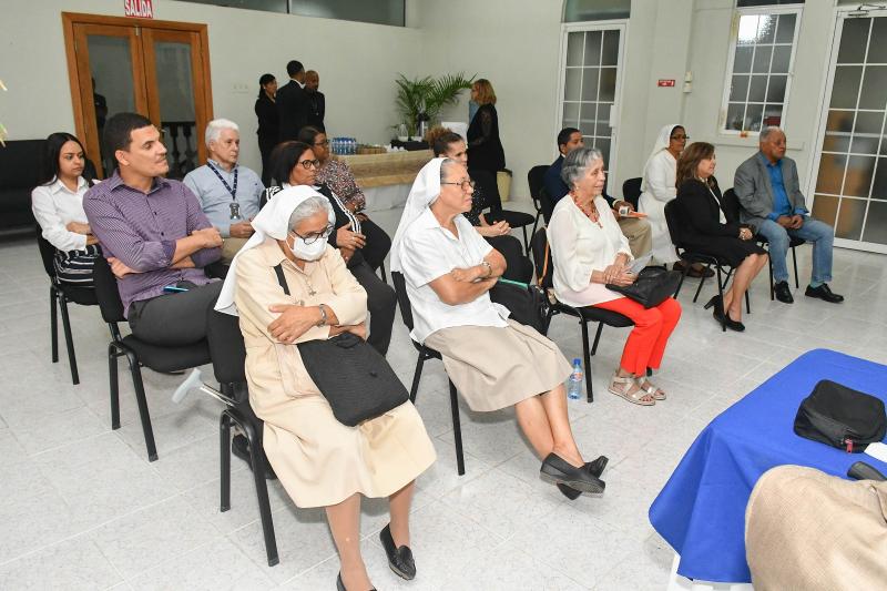 CONAPE Firma de acuerdos con distintos hogares permanentes