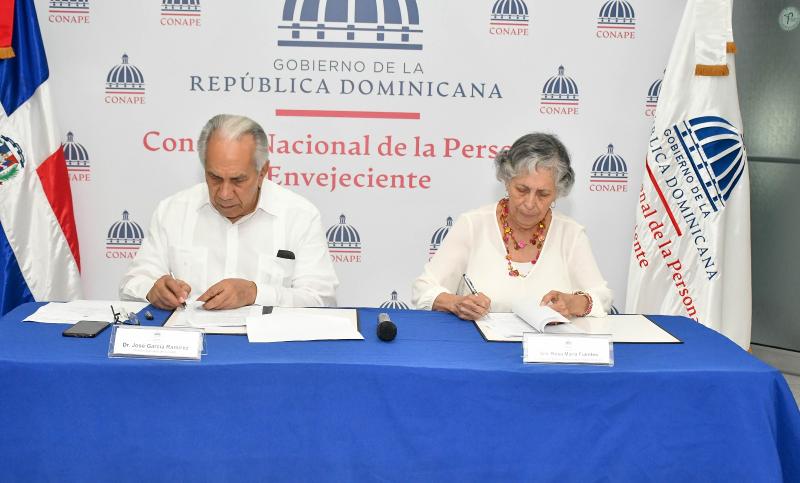CONAPE Firma de acuerdos con distintos hogares permanentes