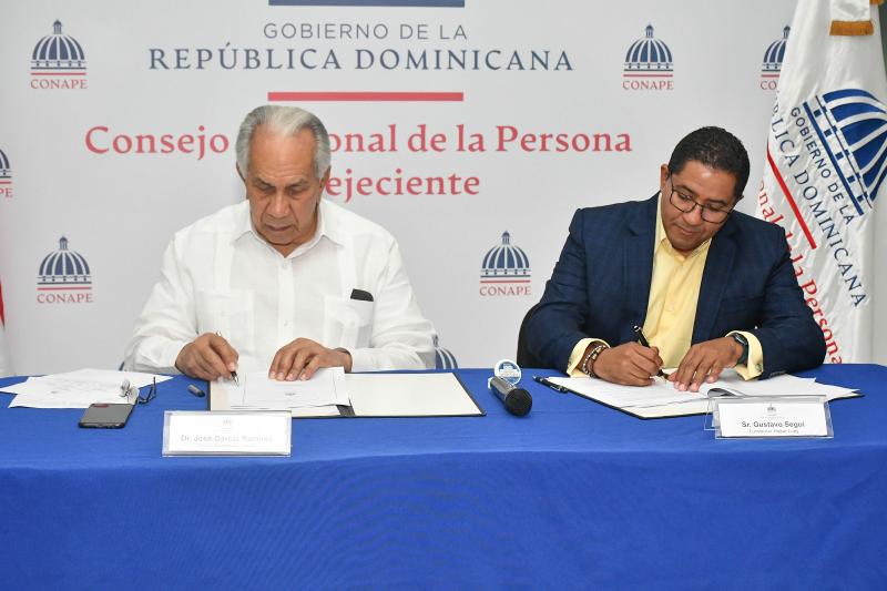 CONAPE Firma de acuerdos con distintos hogares permanentes