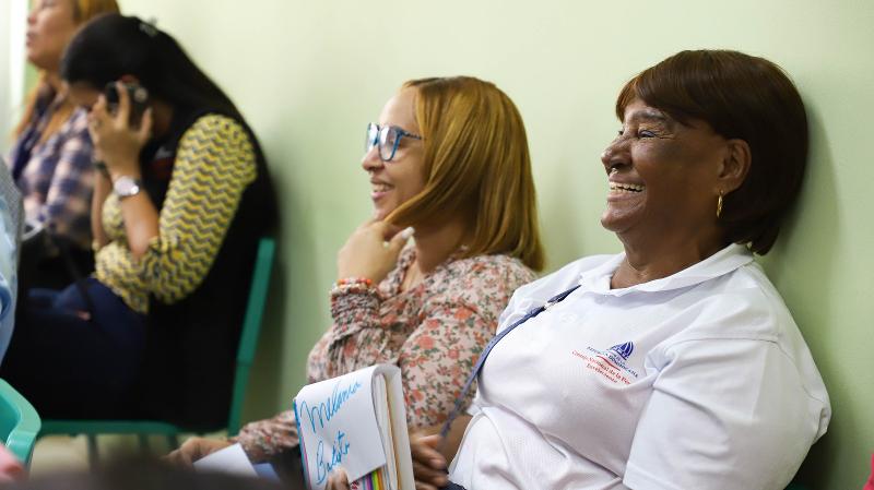 CONAPE imparte curso de manejo de estrés a sus colaboradores