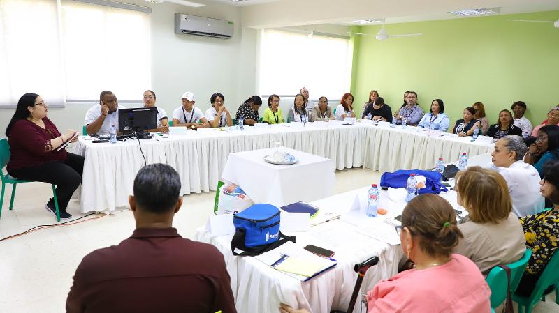 CONAPE imparte curso de manejo de estrés a sus colaboradores