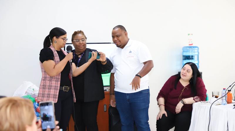 CONAPE imparte curso de manejo de estrés a sus colaboradores