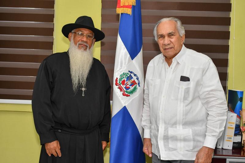 Dir. Ejecutivo de CONAPE recibe visita de Dir. del Hogar Asilo de Ancianos de María Trinidad Sánchez