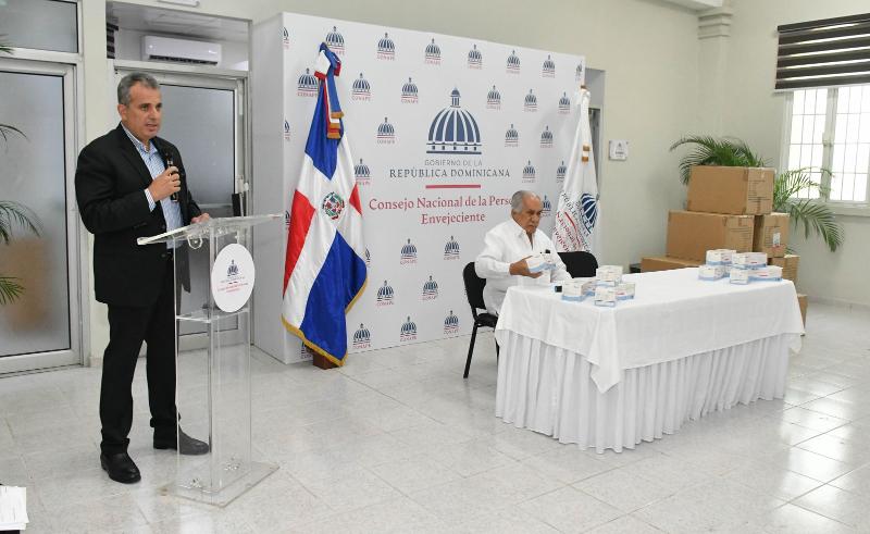 CONAPE recibe donación de 30 mil mascarillas del Consulado General de la Rep. Dom. en Curazao