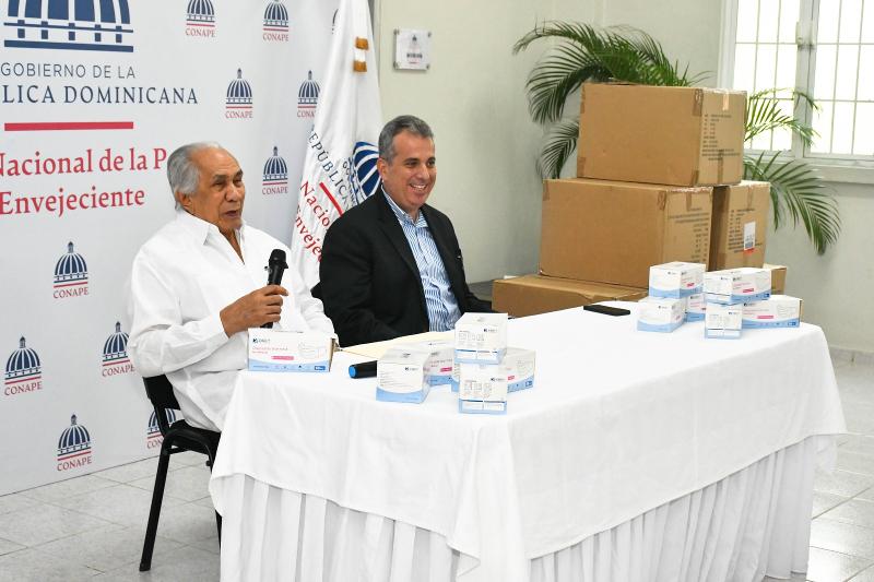 CONAPE recibe donación de 30 mil mascarillas del Consulado General de la Rep. Dom. en Curazao