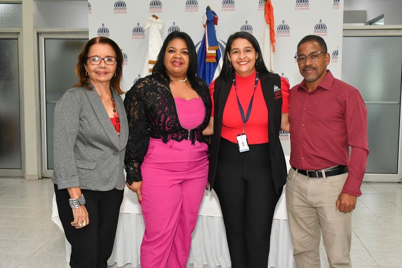 Dir. Ejecutivo de CONAPE firma convenio de colaboración con la Federación de Mujeres Trabajadoras 