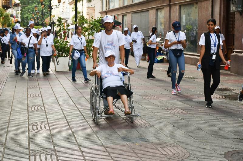 CONAPE realiza caminata y hace llamado a la erradicación del abuso y maltrato en la vejez