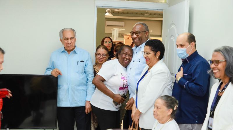 Dir. Ejecutivo de CONAPE recibe visita del rector de la UASD en el Hogar de Día de Ciudad Juan Bosch