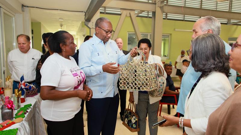 Dir. Ejecutivo de CONAPE recibe visita del rector de la UASD en el Hogar de Día de Ciudad Juan Bosch