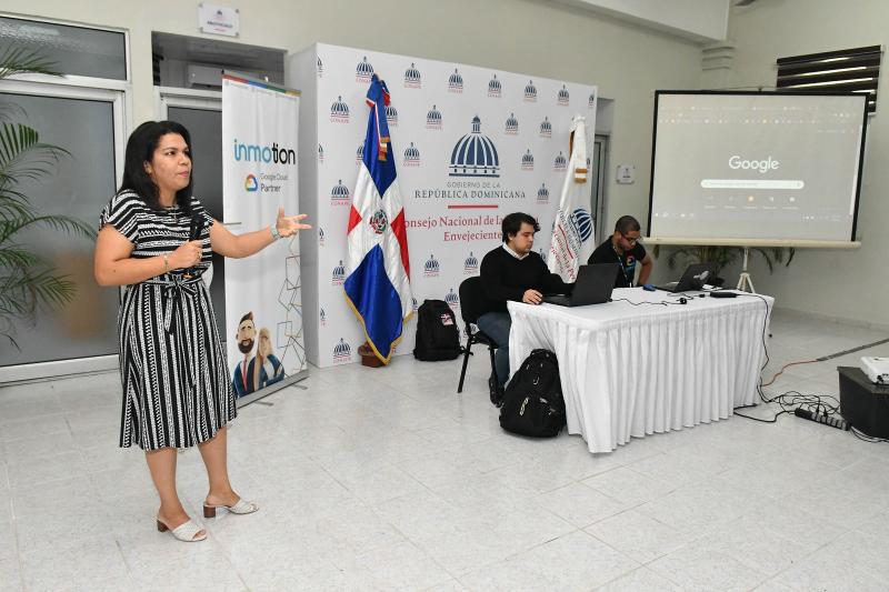 CONAPE e Inmotion imparten curso de capacitación sobre el uso correcto de las herramientas de Google