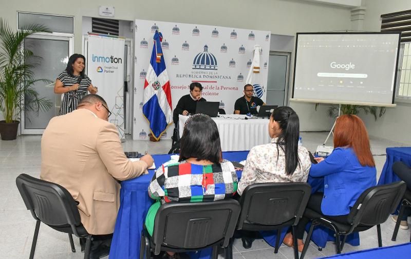 CONAPE e Inmotion imparten curso de capacitación sobre el uso correcto de las herramientas de Google