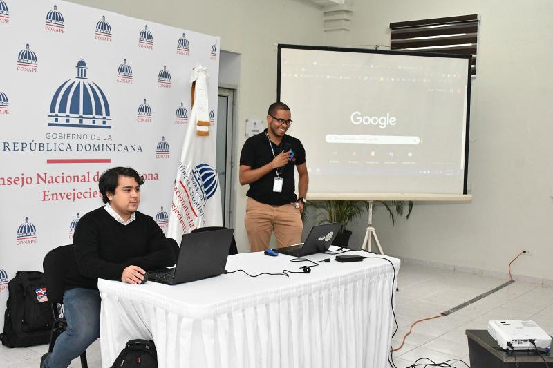 CONAPE e Inmotion imparten curso de capacitación sobre el uso correcto de las herramientas de Google