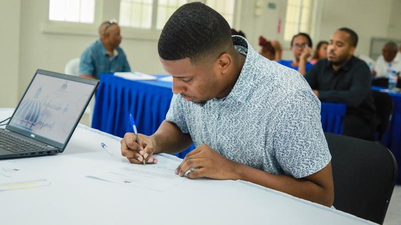Dir. Ejecutivo de CONAPE preside taller de inducción por nuevo personal
