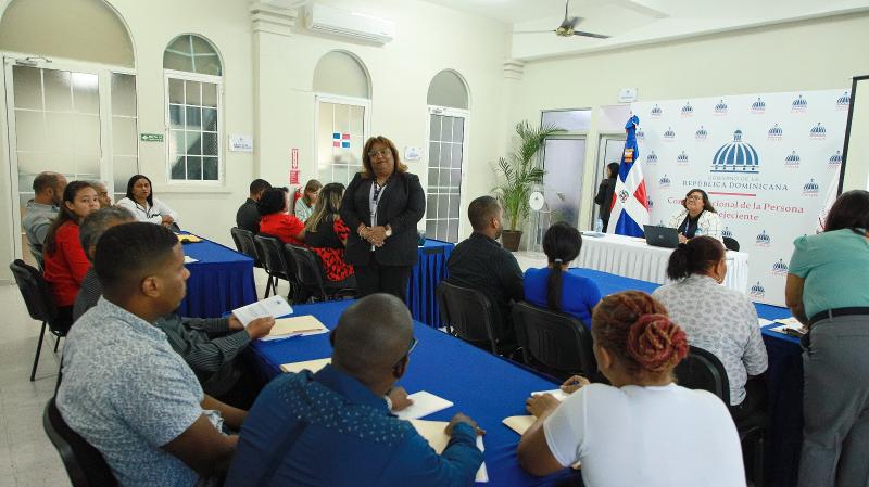 Dir. Ejecutivo de CONAPE preside taller de inducción por nuevo personal