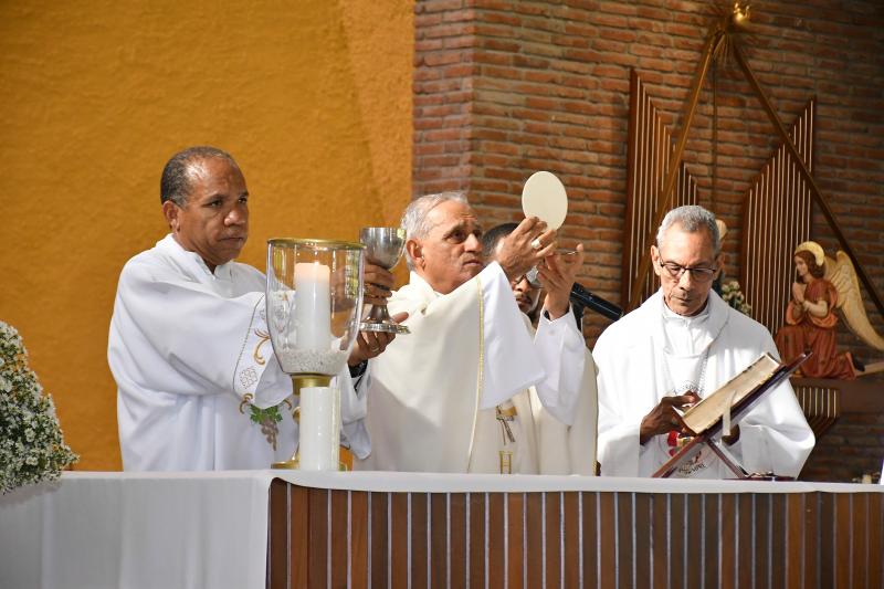 Dir. Ejecutivo de CONAPE, participo en la misa del centenario del Hospicio San Vicente de Paúl