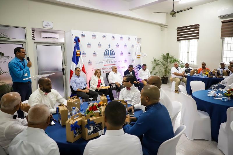 CONAPE celebra el Día del Padre junto a sus colaboradores