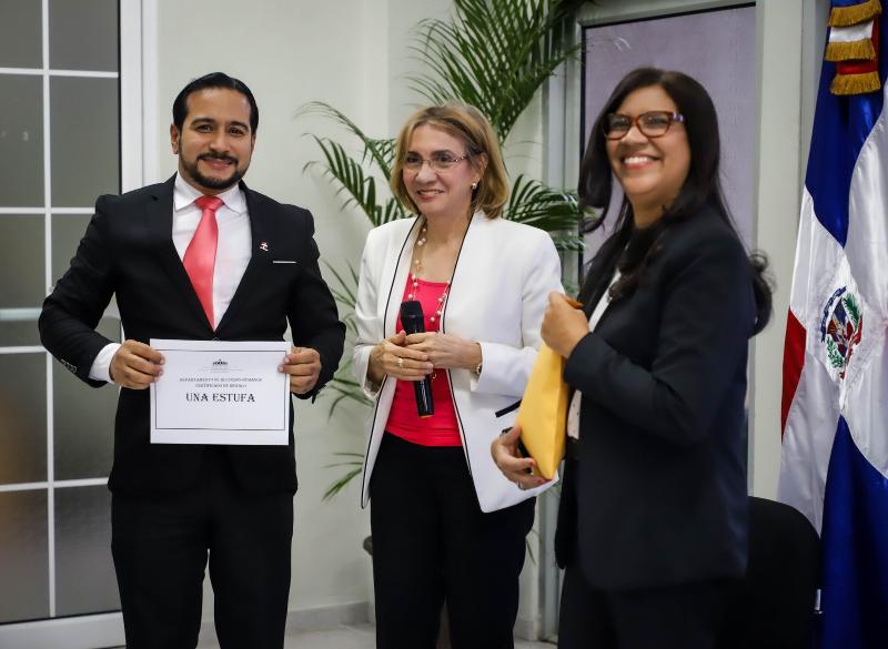 CONAPE celebra el Día del Padre junto a sus colaboradores
