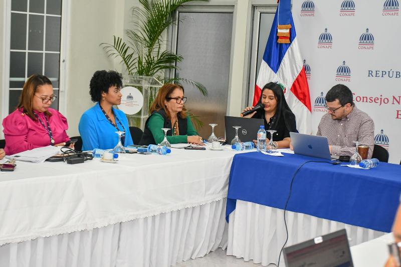 CONAPE se reúne con la Comisión Oficial de la Agencia Francesa del Desarrollo