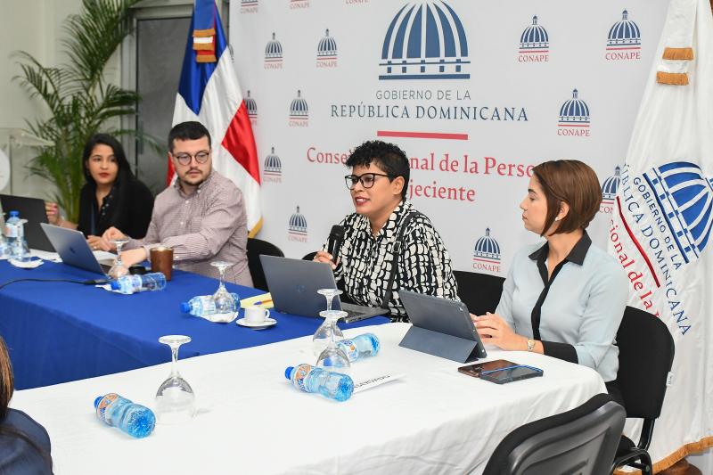 CONAPE se reúne con la Comisión Oficial de la Agencia Francesa del Desarrollo