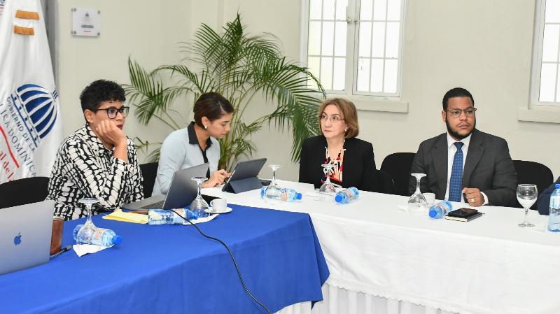 CONAPE se reúne con la Comisión Oficial de la Agencia Francesa del Desarrollo