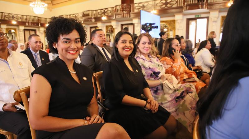 El Presidente Luis Abinader y CONAPE otorgan premios en el Día Internacional de la Persona de Edad