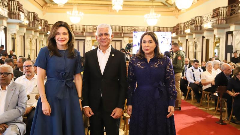 El Presidente Luis Abinader y CONAPE otorgan premios en el Día Internacional de la Persona de Edad
