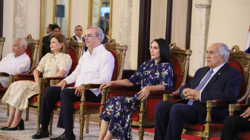 El Presidente Luis Abinader y CONAPE otorgan premios en el Día Internacional de la Persona de Edad