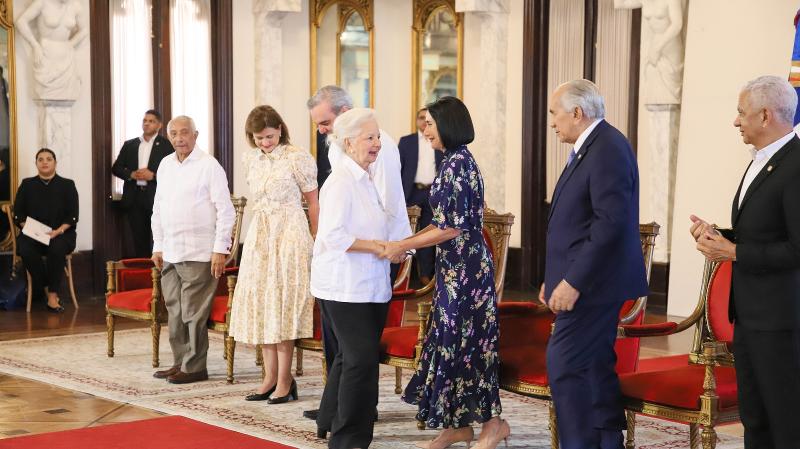 El Presidente Luis Abinader y CONAPE otorgan premios en el Día Internacional de la Persona de Edad