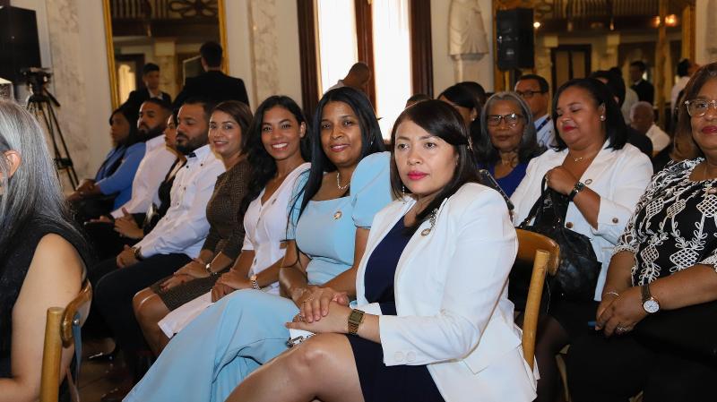 El Presidente Luis Abinader y CONAPE otorgan premios en el Día Internacional de la Persona de Edad